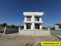 Zeytinlide Otoparklı Teraslı Bahçeli 3+1 Manzaralı Satılık Villa